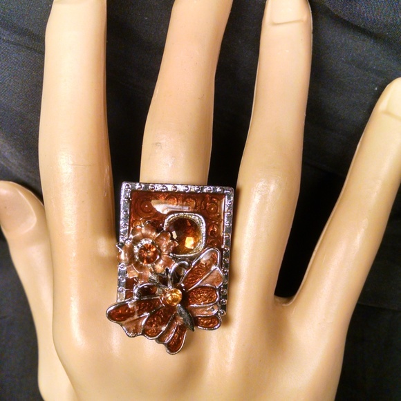 Unusal Rare 3-D Butterfly Flower Rhinestones Ring - Picture 4 of 6